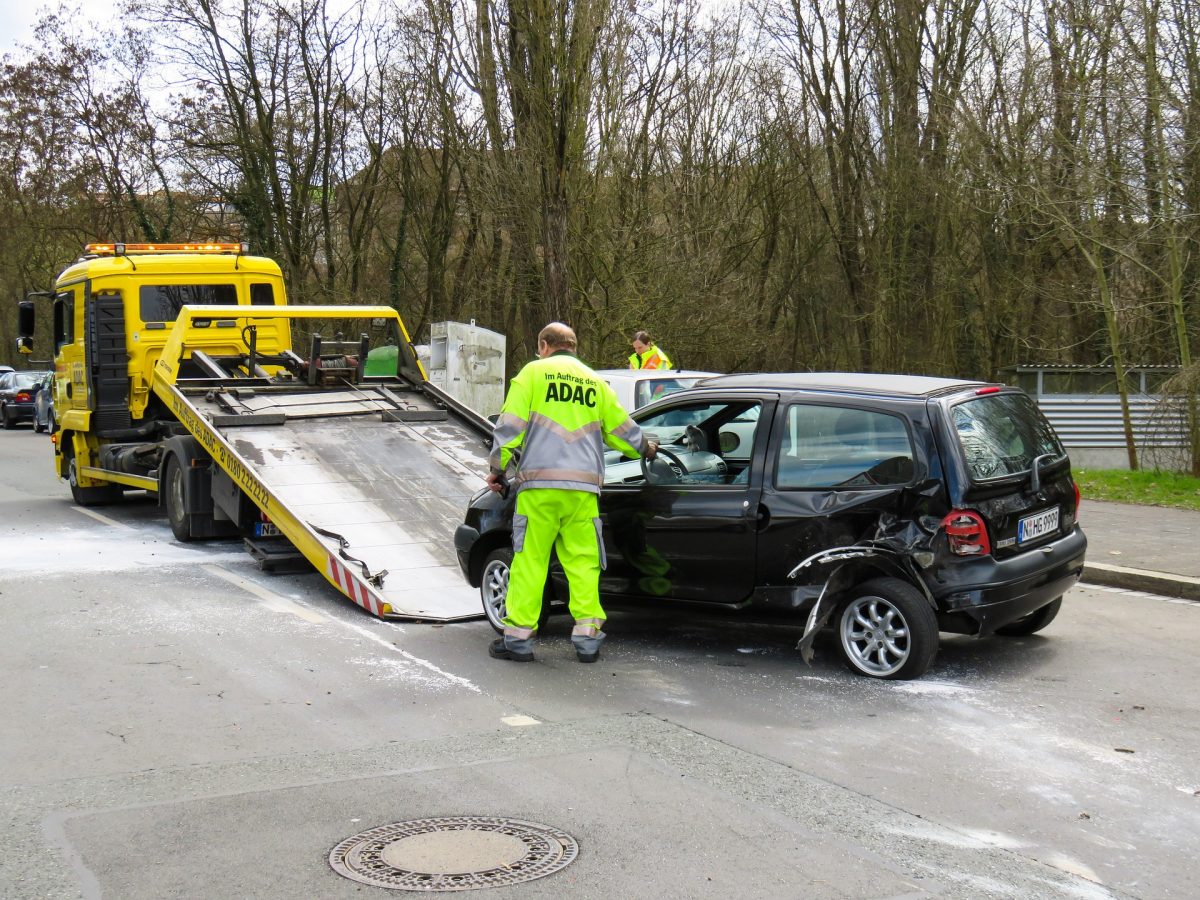 4 Crucial Tips for Safe Towing Operations